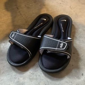 Nike slides